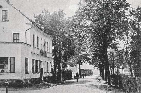 Am Haltepunkt Unterheinsdorf West / Gasthof Malz