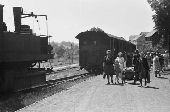 Am Endbahnhof in Oberheinsdorf