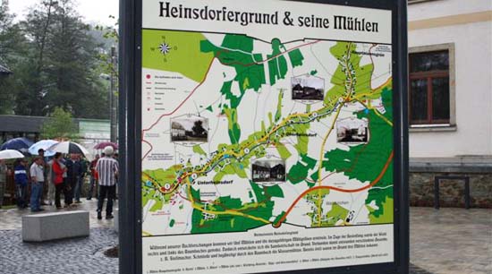 Heinsdorfergrund und seine Mühlen Karte auf dem Dorfplatz