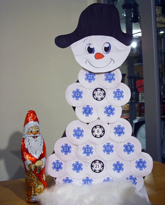 Adventskalender in Form eines Schneemanns